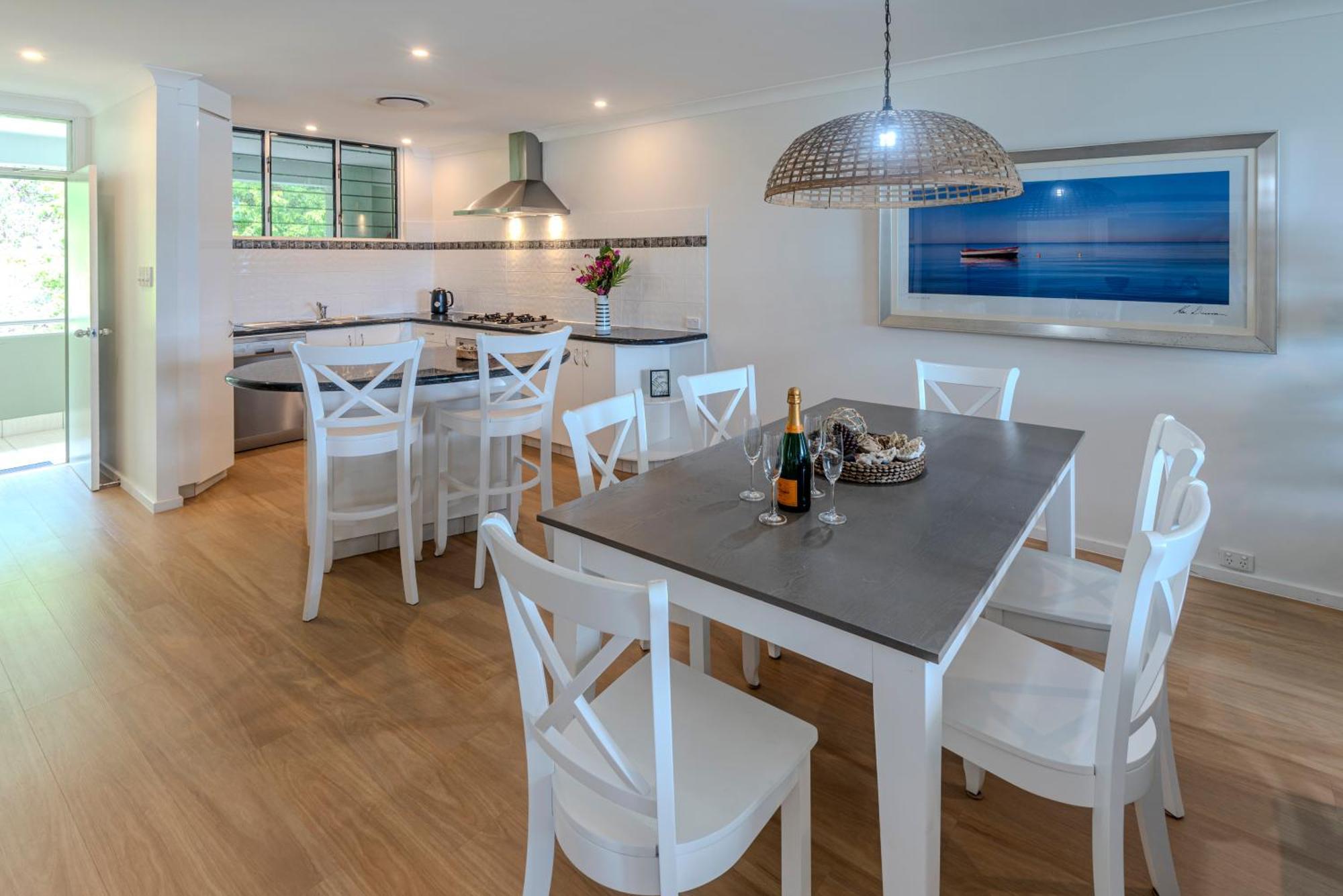 Lagoon Beachfront Lodge 202 On Hamilton Island By Hamorent Exterior photo